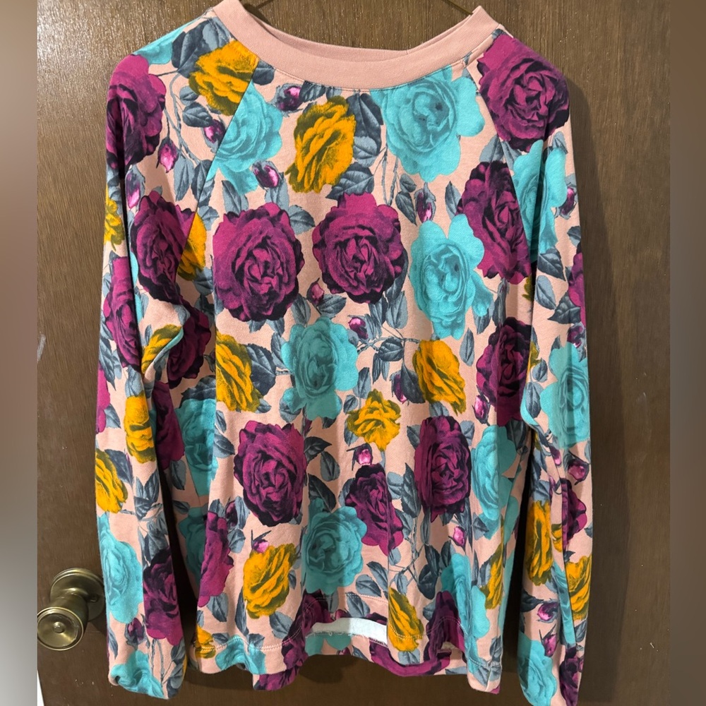 Women’s Nike sweatshirt